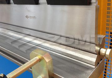 模具.jpg 模具.jpg