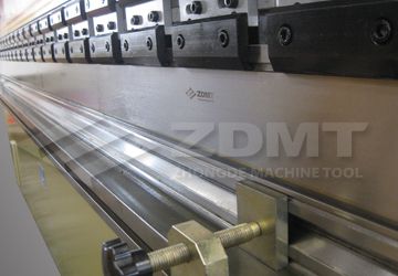 模具夾具.jpg 模具夾具.jpg